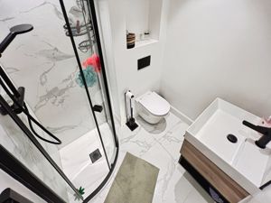 En suite- click for photo gallery
